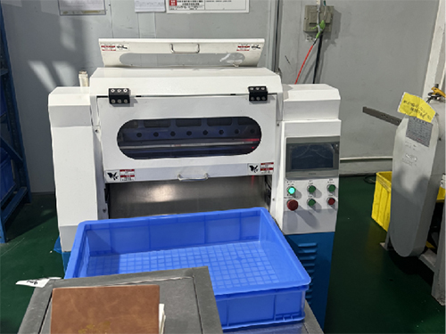 橡膠專用數(shù)控分條機(jī)