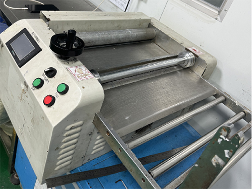 硅膠專用數(shù)控分條機